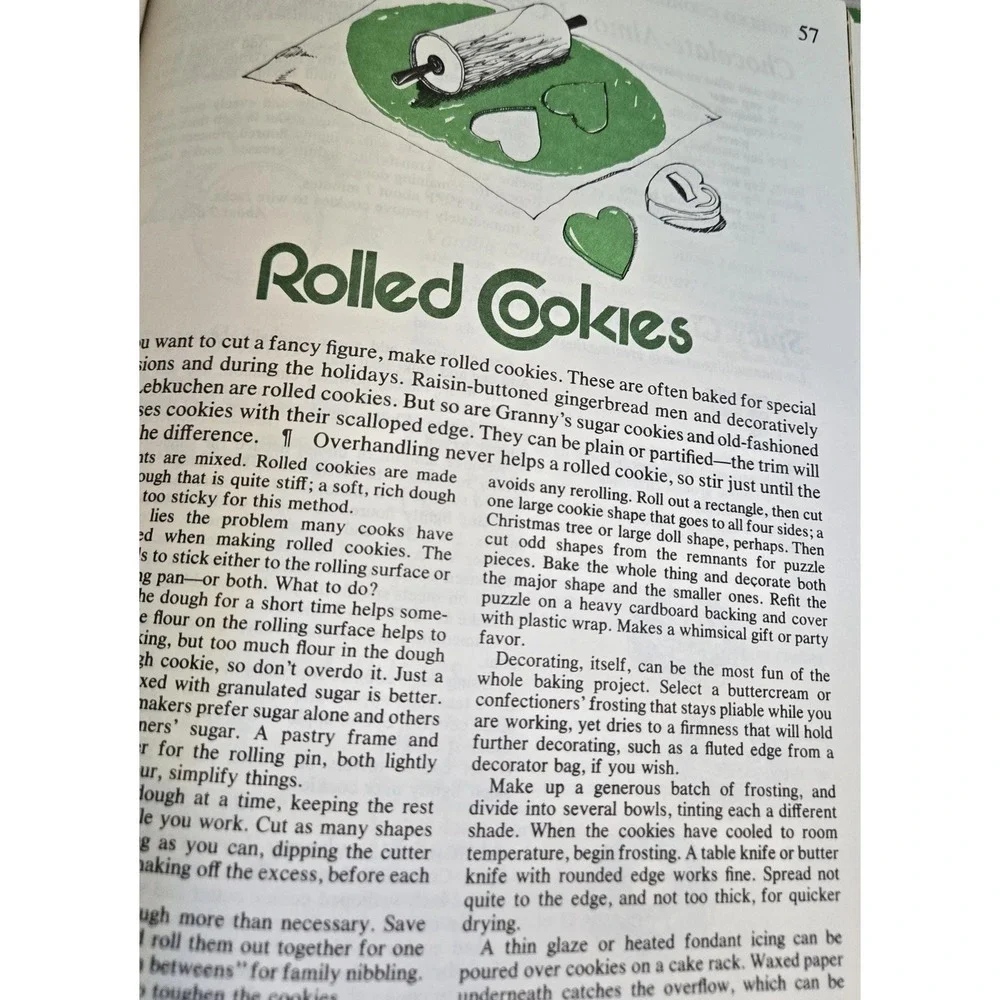 Vintage Cookie‎ Cookbook: Culinary Arts Institute, Recipes from Around the World
